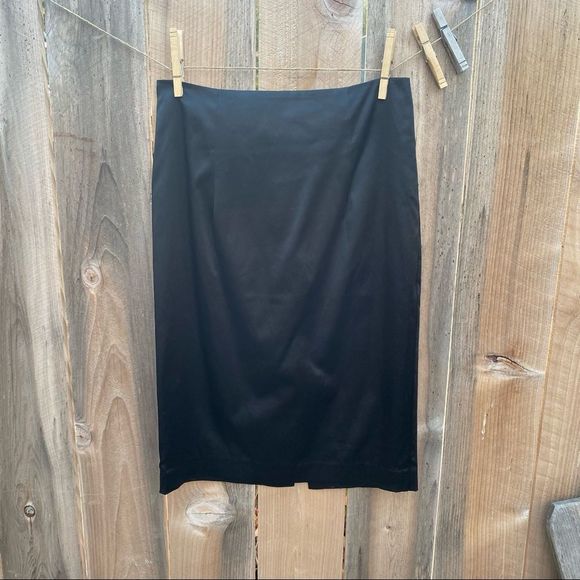 Forever 21 black pencil skirt with bow size small - Picture 9 of 9